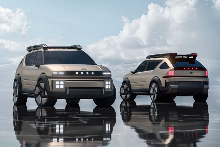 Tại sự kiện “Clearly Committed” tổ chức tại Hyundai Motorstudio Goyang, Initium Concept đã có màn ra mắt toàn cầu và là chiếc xe đầu tiên mang ngôn ngữ thiết kế mới của Hyundai - “Nghệ Thuật Thép” (Art of Steel).