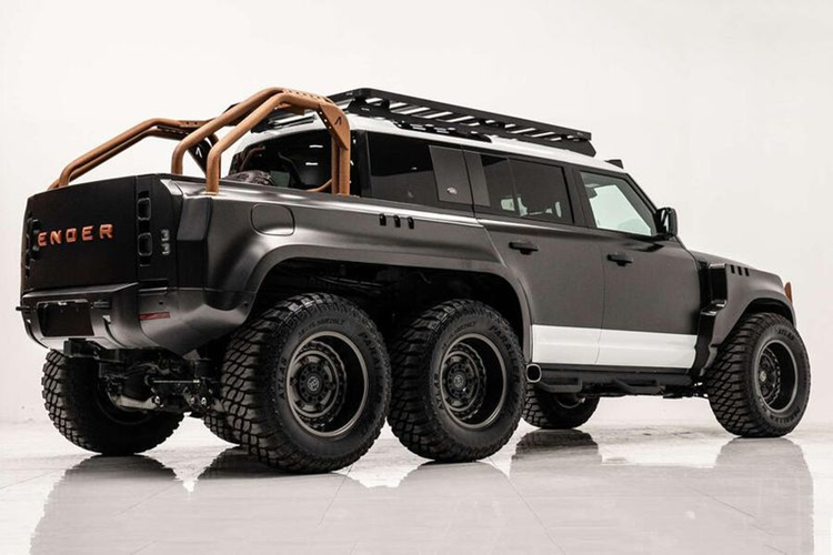 Sức mạnh được truyền qua hộp số tự động 8 cấp với hệ dẫn động bốn bánh. Xe có thể tăng tốc từ 0-100 km/h trong 5,2 giây, tốc độ tối đa 240 km/h. Với hàng loạt nâng cấp về thiết kế và hiệu năng, Mức giá xe Land Rover Defenderr 6x6 này cũng không hề rẻ, lên tới 375.000 USD (tương đương 9,2 tỷ đồng).