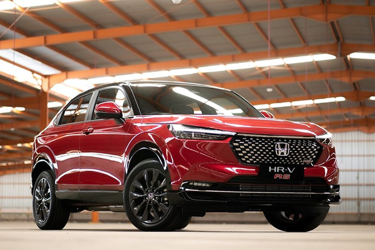 Hiện ông Sugita chưa hé lộ danh tính cụ thể của mẫu ôtô hybrid mới sắp ra mắt Việt Nam trong năm nay. Tuy nhiên, có 4 "ứng cử viên" cho vị trí này, bao gồm Honda HR-V, City, Civic và Accord. Tại các thị trường ngoài Việt Nam như Thái Lan, cả 4 mẫu xe này đều có phiên bản hybrid (e:HEV).