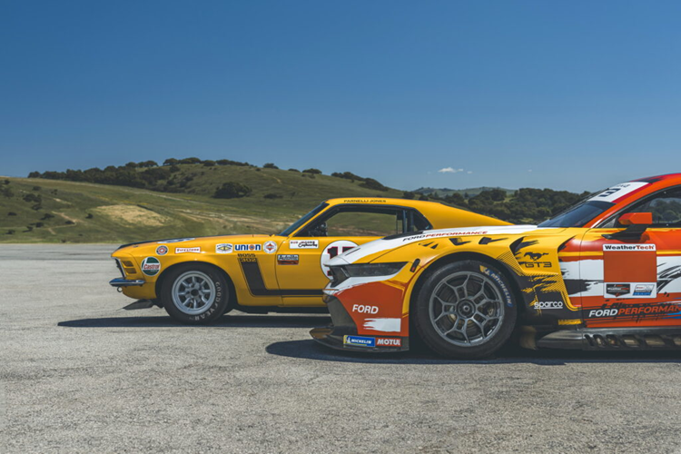 Được tạo ra cho mùa giải đầu tiên của giải đua SCCA Trans-Am Series, mẫu xe đua này đã giành chiến thắng 4 trong 7 cuộc đua trong năm đó, đảm bảo danh hiệu vô địch đầu tiên.