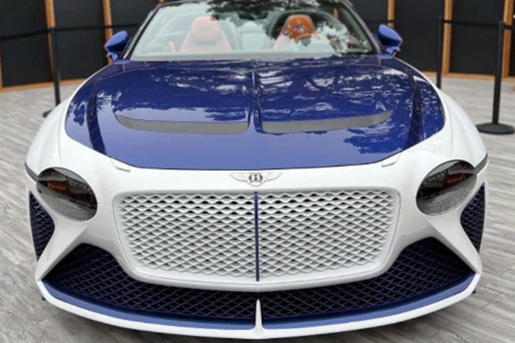 Bentley Mulliner Bacalar sở hữu động cơ W12 6.0L, đi kèm với hệ dẫn động 4 bánh cùng hộp số tự động ly hợp kép 8 cấp, sản sinh công suất 650 mã lực và mô-men xoắn cực đại 900 Nm.