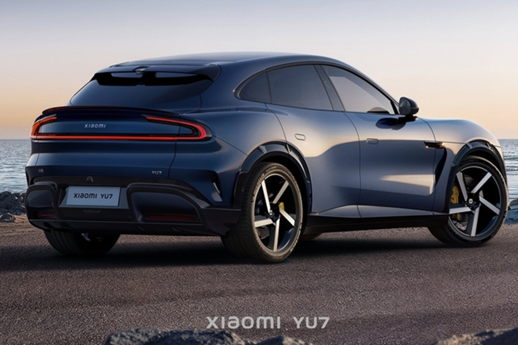 Bao gồm các đường nét xung quanh thân xe, đèn pha, đường kính cửa sổ và vị trí lắp đặt cảm biến. Điều khác biệt duy nhất là phía sau của YU7 là dạng fastback với hệ thống treo được nâng cao hơn. Hình ảnh của cabin vẫn chưa có sẵn.