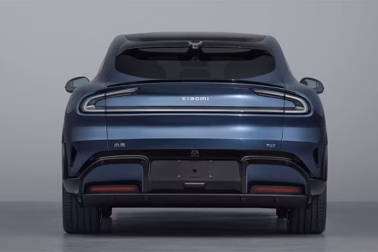 Pin của Xiaomi YU7 là loại Lithium NMC Từ CATL nhưng công suất vẫn chưa được tiết lộ. Trọng lượng của xe là 2.405 kg. Xe dự kiến sẽ ra mắt vào giữa năm 2025. Dự kiến giá xe Xiaomi YU7 tại Trung Quốc sẽ là 250.000 - 350.000 nhân dân tệ (khoảng 875 triệu đồng - 1,23 tỷ đồng).