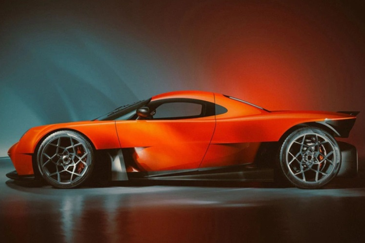 Thứ hai là động cơ điện, kết hợp cùng bộ pin cho công suất tối đa 860 mã lực. Đáng chú ý, người dùng có thể chuyển đổi giữa động cơ đốt trong và động cơ điện trên chiếc siêu xe này chỉ bằng cách thay thế khung phụ phía sau.