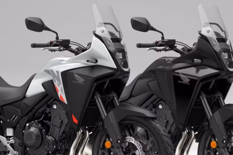 Chiếc xe môtô Honda NX400 mang dáng dấp đồ sộ, khá hầm hố với hàng loạt trang bị hiện đại như: cụm đồng hồ kỹ thuật số là màn hình TFT kích thước 5 inch, hệ thống kiểm soát mô-men xoắn chọn lọc của Honda, ứng dụng Honda RoadSync hỗ trợ kết nối với điện thoại thông minh qua Bluetooth để người dùng có thể truy cập xem định vị, bật nhạc, nhận cuộc gọi hay xem tin nhắn...