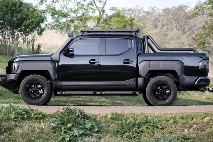 Kia khẳng định khoảng không gian trên đầu, chỗ để vai và chỗ để chân cho hàng ghế thứ 2 dẫn đầu phân khúc, cùng với khả năng ngả hàng ghế sau trong khoảng 22 đến 30 độ. Nâng hàng ghế sau lên và có 2 hộc đựng đồ ẩn dành cho những đồ có giá trị.