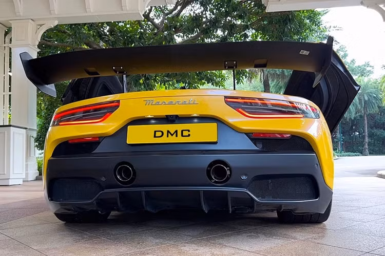 Tại Việt Nam, Maserati MC20 được nhập khẩu bởi cả đại lý phân phối chính hãng lẫn tư nhân. Mức giá của phiên bản coupe được công bố hơn 16 tỷ đồng.