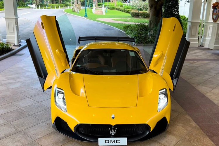 Hãng độ cho biết chỉ có 5 chiếc Maserati MC20 DMC GT2 sản xuất giới hạn, mức giá không được công bố. Hình ảnh thực tế cho thấy chiếc xe chỉ được nâng cấp cánh gió khí động học cỡ lớn mang phong cách GT2.