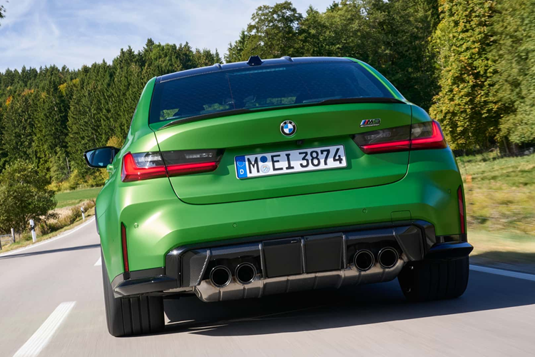 Chính vì vậy, giá xe BMW M3 2025 khởi điểm cho M3 thường và M3 Competition dẫn động cầu sau lần lượt là 77.175 và 81.375 USD. M3 Competition xDrive đắt hơn 1.000 USD so với trước đây, với giá khởi điểm từ 86.475 USD.