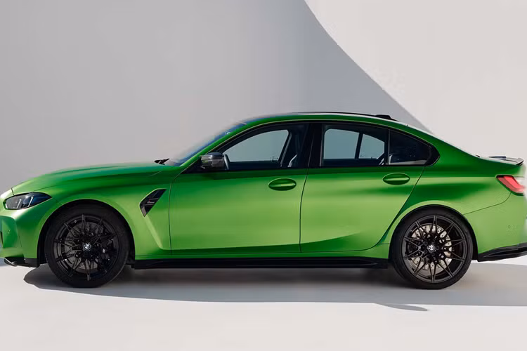 Mô-men xoắn của xe vẫn được tinh chỉnh ở mức 650 Nm, chính vì vậy mẫu xe có thể tăng tốc từ 0 – 96 km/h chỉ mất khoảng 3,4 giây.