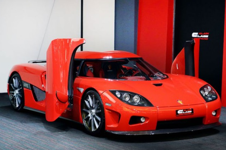 Được biết, Koenigsegg chỉ sản xuất đúng 47 chiếc CCX, trong đó có 30 chiếc phiên bản thông thường và số lượng còn lại được chỉnh sửa thành các phiên bản đặc biệt như CCXR, CCX/CCXR Special Edition, Trevita.