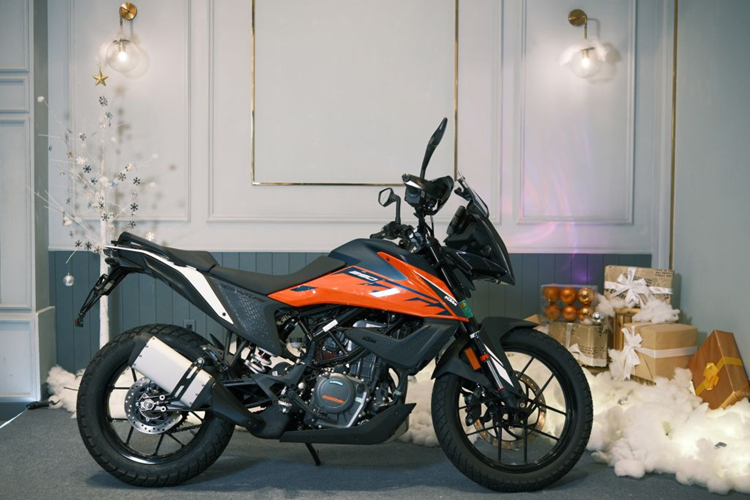 Cụ thể, những mẫu xe môtô KTM đại hạ giá gồm: Duke 390, Adventure 790, Adventure 790 R và Adventure 890 R. Chương trình này kéo dài từ đầu tháng đến hết ngày 25/11 tại đại lý Hà Nội.