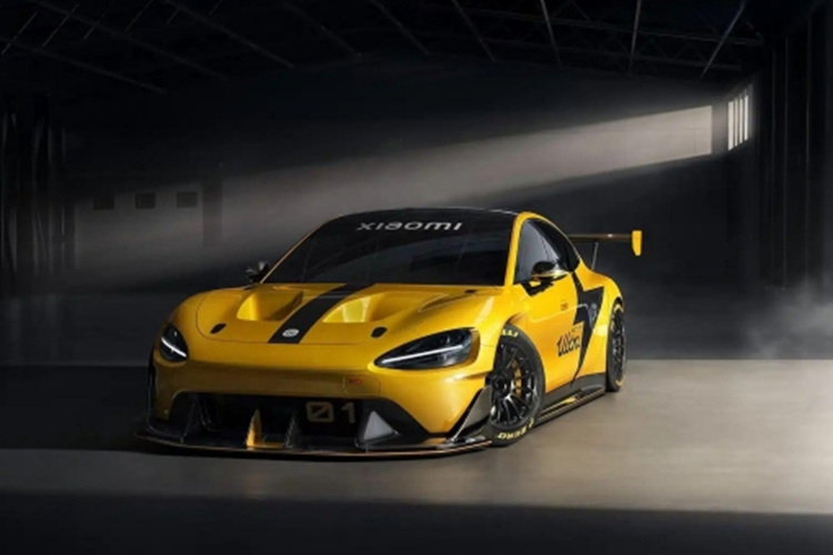 Sở hữu công suất còn hơn cả Bugatti Chiron, SU7 Ultra không phải là mẫu xe dễ kiểm soát. Để đảm bảo an toàn, CEO Lei Jun cho biết khách hàng sẽ buộc phải trải qua một bài kiểm tra nhiều bước để nắm rõ cách thức điều khiển mẫu sedan hiệu suất cao này, dù chi tiết về bài kiểm tra vẫn chưa được tiết lộ.