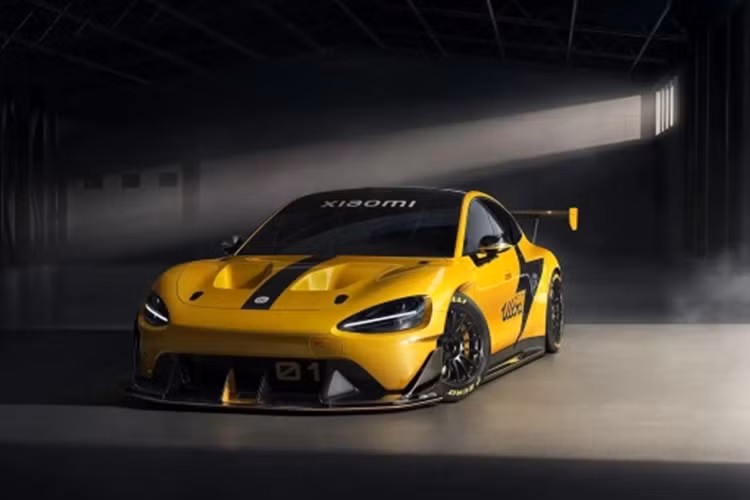 Sở hữu công suất còn hơn cả Bugatti Chiron, SU7 Ultra không phải là mẫu xe dễ kiểm soát. Để đảm bảo an toàn, CEO Lei Jun cho biết khách hàng sẽ buộc phải trải qua một bài kiểm tra nhiều bước để nắm rõ cách thức điều khiển mẫu sedan hiệu suất cao này, dù chi tiết về bài kiểm tra vẫn chưa được tiết lộ.