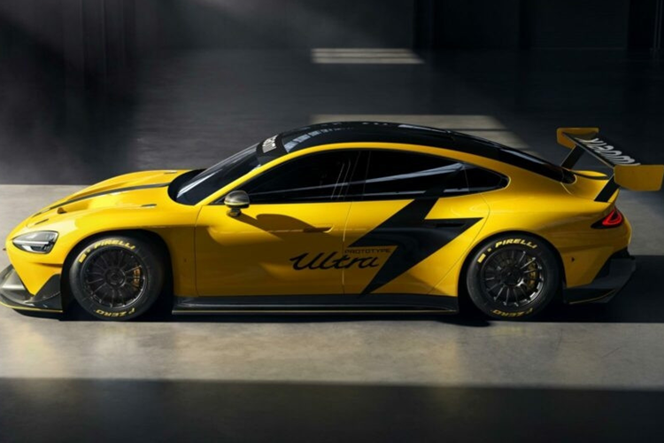 Xiaomi SU7 Ultra được trang bị 2 motor điện V8s kết hợp cùng một motor điện V6s do chính Xiaomi phát triển và sản xuất, cho ra tổng công suất tối đa đến 1.548 mã lực. Với sức mạnh này, Xiaomi SU7 Ultra chỉ cần 1,97 giây để đạt tốc độ 100 km/h.