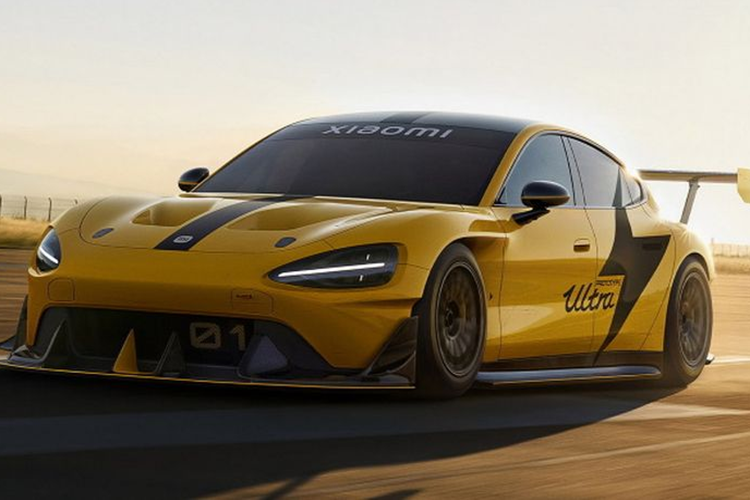 Theo Carscoops, ông Lei Jun - CEO của Xiaomi đã quyết định đưa Xiaomi SU7 Ultra 2025 mới vào dây chuyền sản xuất thương mại, chỉ khoảng một tháng sau khi mẫu sedan hiệu suất cao này được công bố ra mắt. Vị lãnh đạo này cho biết chiếc SU7 Ultra đầu tiên có thể đến tay khách hàng vào đầu năm 2025.