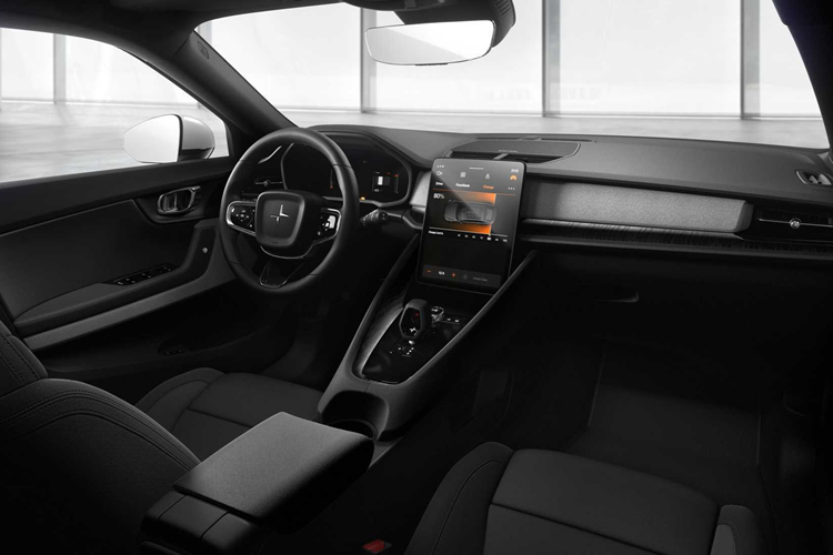 Bản Long Range Single Motor (tầm di chuyển xa, mô-tơ điện kép) cũng có pin mới, mặc dù Polestar không hé lộ chi tiết nhưng cho biết nó giúp nâng phạm vi di chuyển từ 653 km lên 659 km. Những thông số này đều được đo theo chu trình WLTP.