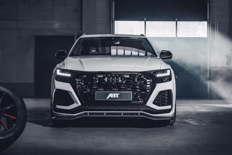 Nếu người dùng vẫn muốn có thêm cơ bắp từ chiếc Audi V8 của mình, ABT có thể tăng công suất tiêu chuẩn 621 mã lực, mô-men xoắn 850 Nm lên mức công suất đáng ấn tượng là 710 mã lực và mô-men xoắn cực đại 950 Nm.