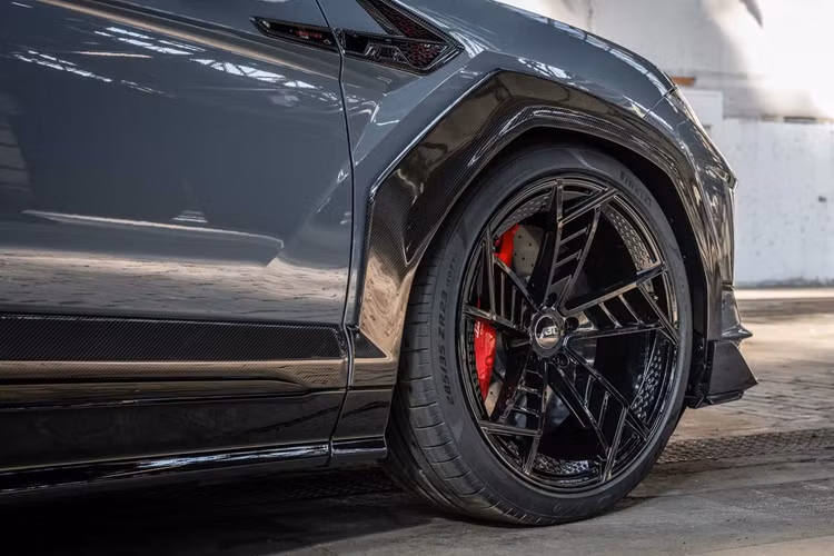 Bên cạnh nâng cấp chính cho khối động cơ V8, động cơ V6 2.9 lít có âm thanh ấn tượng trên RS5 cũng đủ điều kiện để nâng cấp gói kiểm soát động cơ. Nhờ nâng cấp trang bị này, công suất của xe có thể tăng từ 444 mã lực lên 503 mã lực.