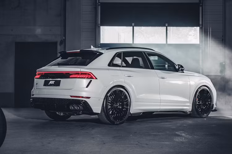 Thương hiệu ABT còn phải lắp thêm một bộ tản nhiệt nước để đảm bảo xe có thể chịu được nhiệt độ cao hơn do mức hiệu suất cao hơn. Nếu người dùng muốn chiếc Audi hoặc Lamborghini độ của mình sở hữu một diện mạo ấn tượng hơn, ABT cũng cung cấp các gói độ nâng cấp về ngoại thất cho RS6, RS7, RS Q8 và Urus.