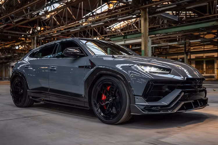 Với việc nâng cấp phần mềm cộng với nâng cấp bộ tăng áp và bộ làm mát khí nạp lớn hơn của ABT, chiếc siêu SUV có khả năng tạo ra công suất lên tới 840 mã lực và mô-men xoắn cực đại 1000 Nm khi chạy bằng nhiên liệu có trị số octan trên 98. Nếu sử dụng xăng thông thường, gói nâng cấp này vẫn giúp xe tạo ra công suất khoảng 750 mã lực.