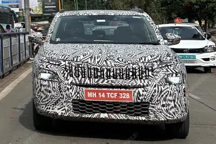 Phía đuôi xe có nhiều đường nét khá giống với mẫu T-Cross tới từ tập đoàn mẹ Volkswagen.