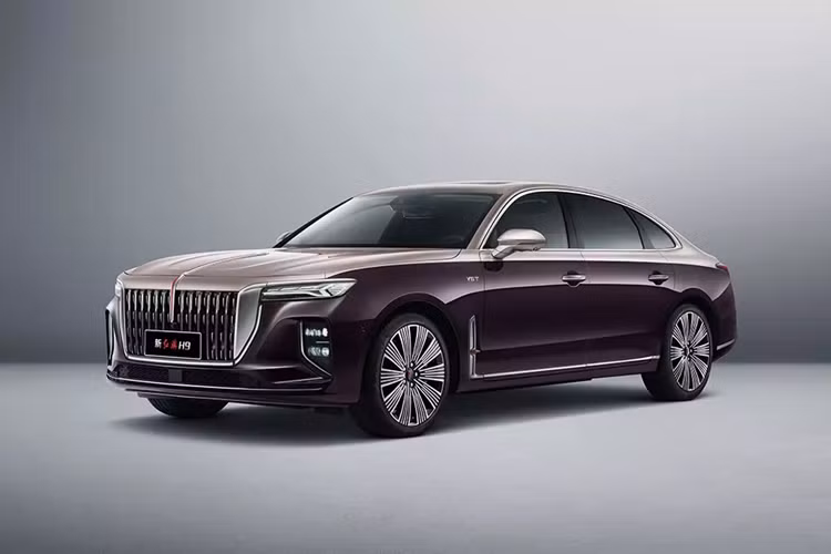 Hongqi - Hồng Kỳ H9 hạng sang là mẫu sedan cao cấp đã lần đầu tiên trình làng ở thị trường Trung Quốc vào năm 2020. Sau 4 năm, thương hiệu con của tập đoàn FAW đã vén màn phiên bản nâng cấp của mẫu xe này.