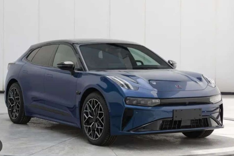 Sau một thời gian có mặt trên thị trường, đến nay Zeekr đã chính thức giới thiệu phiên bản mới của 001 với nhiều cải tiến đột phá. Theo đó, ở lần "lên đời" này, Zeekr 001 2024 mới vẫn giữ nguyên ngoại thất như bản tiền nhiệm, chỉ cải tiến một số chi tiết để phù hợp hơn.