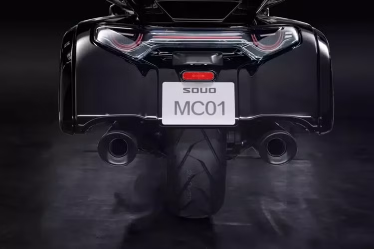 Một chiếc Honda Goldwing Tour với hộp số DCT tùy chọn có giá khởi điểm chỉ dưới 26.000 đô la tại Hoa Kỳ.