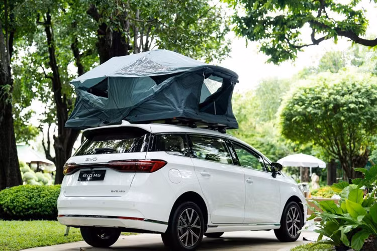 Với những tính năng hiện đại, khả năng vận hành mạnh mẽ và mức giá hợp lý, BYD M6 hứa hẹn sẽ trở thành lựa chọn hàng đầu cho những ai đang tìm kiếm một chiếc MPV điện sang trọng và tiện nghi tại Malaysia. Dự đoán, BYD M6 2025 về Việt Nam ngay trong tháng 10/2024.