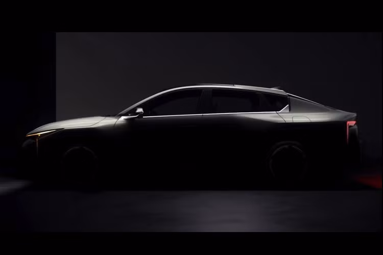 Tại thị trường Việt Nam, Kia K3 hay Cerato là dòng sedan hạng C rất thành công của Kia nhờ giá bán hợp lý, có nhiều trang bị nội thất hiện đại.