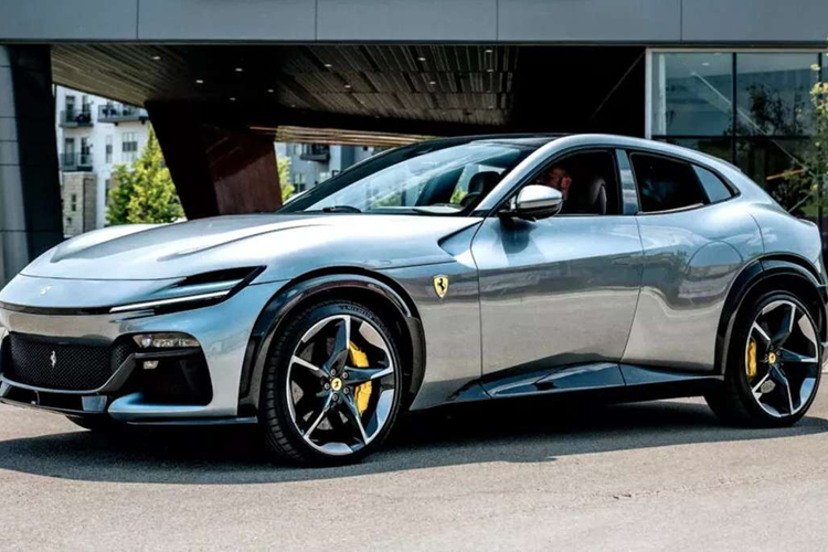 Để giữ cho Purosangue trở nên độc quyền nhất có thể và đảm bảo xe tới đúng tay người có nhu cầu sử dụng, Ferrari đã áp dụng các điều khoản mua hàng nghiêm ngặt. Theo đó, tất cả khách hàng đều bị cấm bán lại xe Ferrari trong 18 tháng đầu tiên sở hữu Purosangue. 