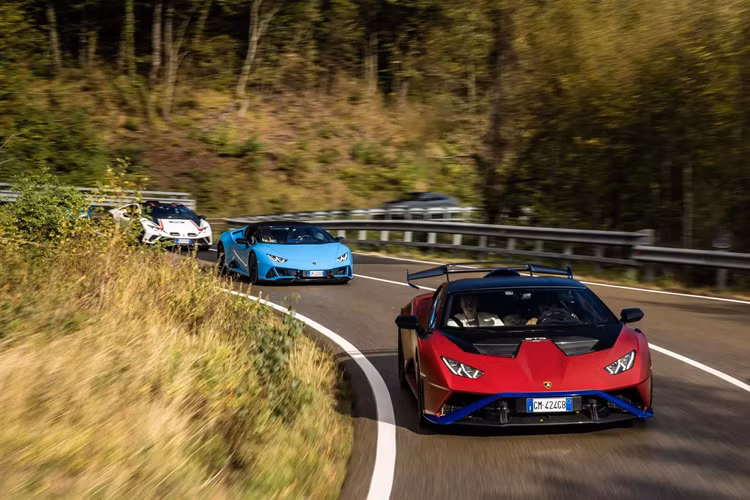 Lamborghini tri an sieu xe Huracan V10 voi hanh trinh xuyen Y