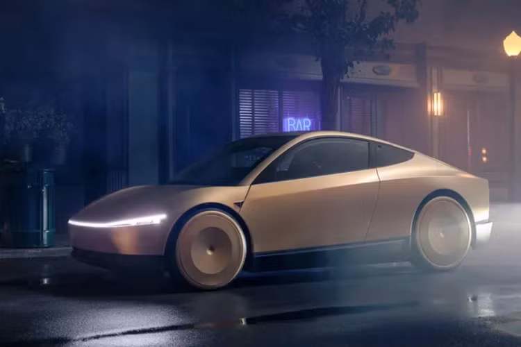 Mặc dù trong buổi ra mắt trực tiếp, ông đã nhanh chóng thừa nhận rằng ông có xu hướng "lạc quan" với các mốc thời gian. Để bảo vệ quan điểm của mình, Musk đã làm rõ rằng quá trình sản xuất sẽ bắt đầu trước năm 2027 và giá mua sẽ dưới 30.000 đô la, khoảng 700 triệu đồng.