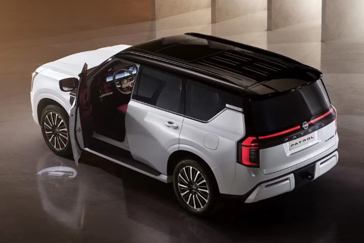 Tại thị trường Trung Đông, Patrol thế hệ mới có hai tùy chọn động cơ xăng V6 thay thế động cơ V8 cũ. Cụ thể, phiên bản thấp sử dụng động cơ hút khí tự nhiên 3.8L, sản sinh công suất 316 mã lực và mô-men xoắn 386 Nm.