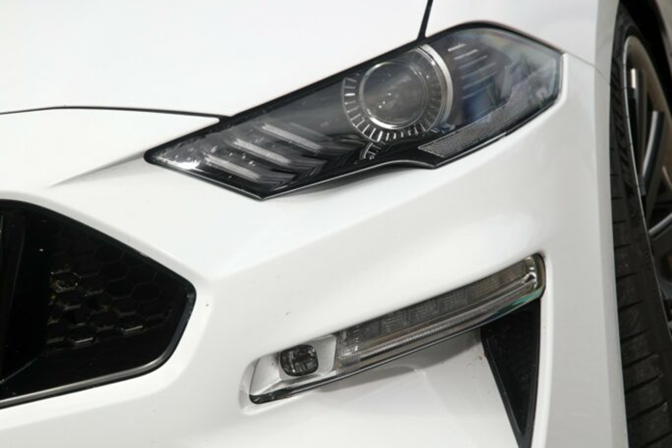 Bộ siêu nạp kiểu Roots này đi kèm với hệ thống làm mát khí nạp phù hợp và được tinh chỉnh dyno, cho phép động cơ V8 tạo ra mức công suất khoảng 700 mã lực.