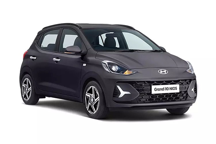 Tại thị trường Ấn Độ, Hyundai Grand i10 có 2 tùy chọn động cơ với dung tích 1.2L. Sẽ không ngạc nhiên nếu xe ở Việt Nam tiếp tục dùng động cơ xăng Kappa 1.2L MPI, sản sinh công suất cực đại 83 mã lực và mô-men xoắn cực đại 114 Nm như phiên bản cũ.