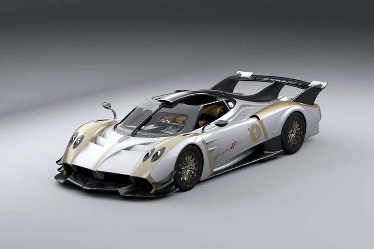 Vào tháng 3/2021, Pagani lần đầu tiên giới thiệu phiên bản dành cho đường đua Huayra R với nhiều thay đổi về hiệu suất ấn tượng. Sau gần 3 năm, hãng tiếp tục ra mắt phiên bản nâng cấp Pagani Huayra R Evo 2024 mới cùng nhiều tinh chỉnh về thiết kế và hệ thống vận hành.