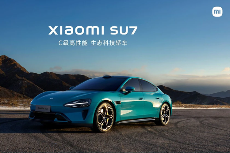 Xiaomi SU7 Max chạy điện có động cơ kép, sản sinh công suất 663 mã lực. Nó được cung cấp năng lượng bởi pin Qilin 101 kWh của CATL, cung cấp phạm vi CLTC 800 km. Với kích thước 4997/1963/1440 mm và chiều dài cơ sở 3.000 mm.