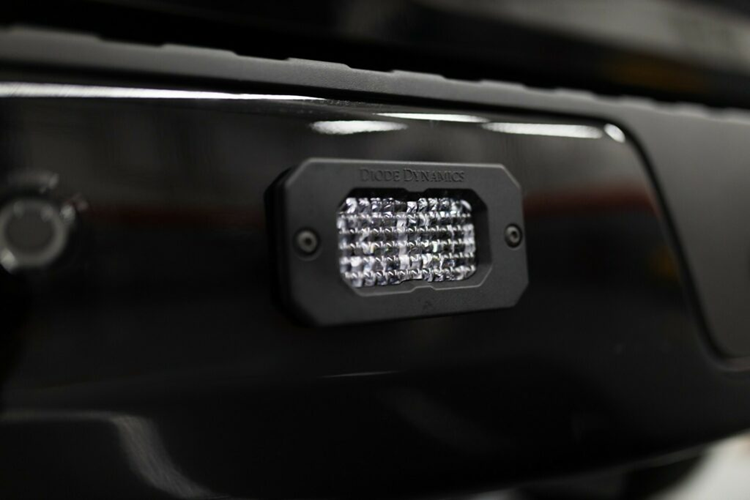 Phần ghế này của xe cũng được trang trí với họa tiết ghế thể thao nhằm tạo sự khác biệt cho nội thất. Roush đồng thời cũng trang bị cho xe các chi tiết bằng sợi carbon trên vô lăng, bảng điều khiển và tấm cửa. Xe còn được trang bị một số chi tiết khác như phần bàn đạp nhôm giúp hoàn thiện vẻ thể thao cho xe.