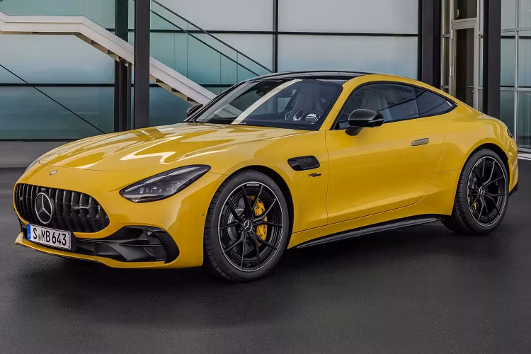 Dòng xe thể thao Mercedes-AMG GT Coupe 2 cửa đã bước sang thế hệ thứ 2 (tên mã C192) vào năm 2023, tuy nhiên tại thời điểm đó chỉ có 2 cấu hình là GT 53 và GT 63 được giới thiệu.