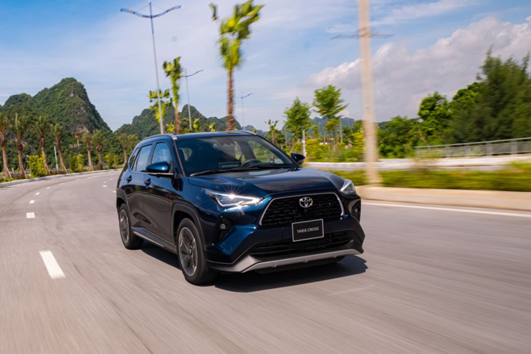  Toyota Yaris Cross: 811 xe Xếp thứ 2 trong danh sách xe SUV cỡ B bán chạy nhất phân khúc là mẫu Toyota Yaris Cross với doanh số đạt 811 xe, giảm 10% so với tháng 5/2024. Cộng dồn 6 tháng đầu năm 2024, Toyota đã bàn giao được 3.750 xe Yaris Cross tới tay khách hàng.