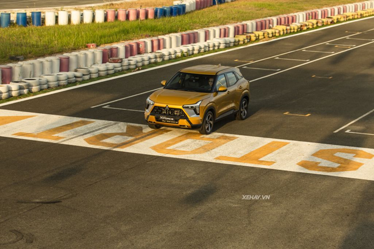  Mitsubishi Xforce: 948 xe Bán chạy nhất phân khúc SUV cỡ B là mẫu Mitsubishi Xforce với doanh số đạt 948 xe, tăng trưởng 18,2% so với tháng liền trước. Cộng dồn từ đầu năm 2024 đến nay, mẫu xe Nhật Bản này đã bán ra 3.890 xe.