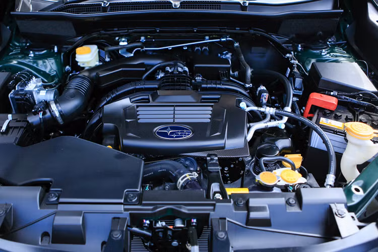 Không chỉ gặp bất lợi về mặt giá bán, Subaru Forester còn sở hữu thiết kế kém nịnh mắt và không hợp thị hiếu của nhiều người Việt. Bù lại, xe sở hữu hệ thống trợ lái nâng cao EyeSight 4.0 với camera kép cho tầm quan sát rộng hơn gấp 2 lần.