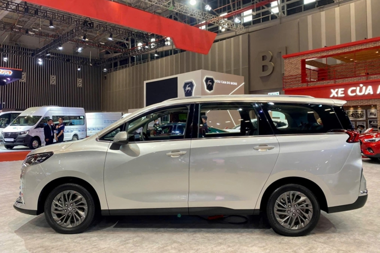 Trang bị an toàn và hỗ trợ người lái của MG G50 chỉ dừng lại ở mức cơ bản với phanh tay điện tử kết hợp Auto Hold, kiểm soát cân bằng điện tử, hỗ trợ khởi hành ngang dốc, cảm biến hỗ trợ đỗ xe phía sau, camera lùi, Cruise Control, kiểm soát áp suất lốp.