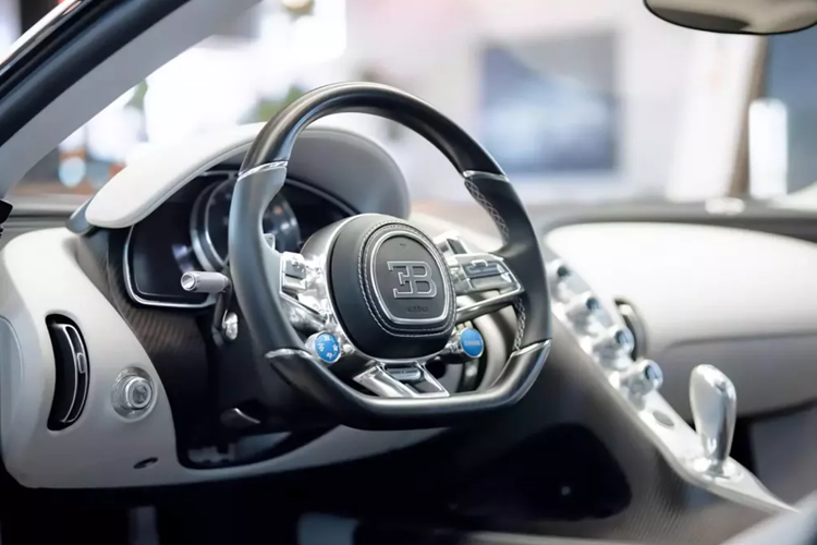 Việc có tin đồn Bugatti Chiron về Việt Nam không phải là chuyện lạ, nhưng đến nay, chưa có siêu phẩm nào xuất hiện dù chỉ làm tạm nhập tái xuất hay biển Campuchia.