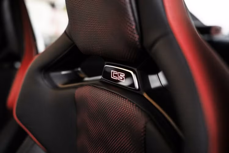 Hãng độ chưa đề cập đến khả năng tăng tốc của xe, tuy nhiên mẫu xe này chắc hẳn sẽ nhanh hơn đáng kể so với mẫu tiêu chuẩn, có thể đạt tốc độ 96 km/h chỉ trong 3,2 giây và đạt tốc độ tối đa lên tới 303 km/h.