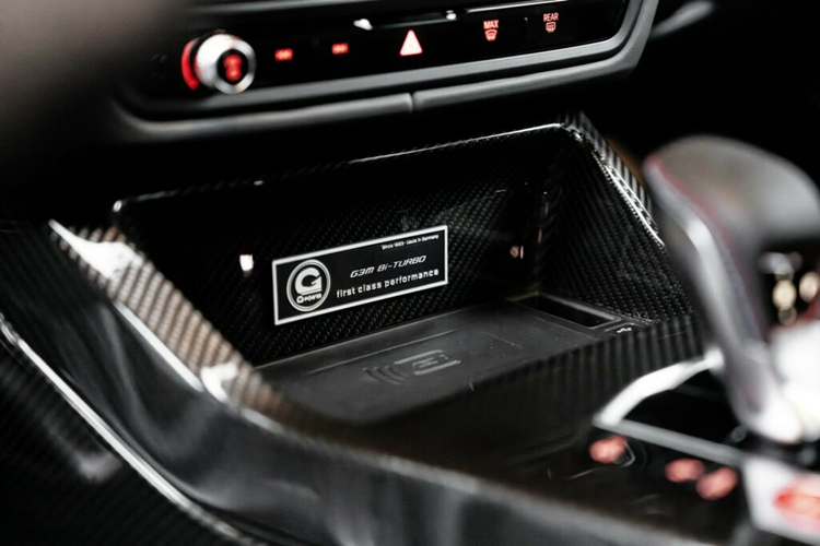 Mức công suất này hoàn toàn tương đương với mẫu xe BMW M5 mới, được hoàn thiện với động cơ V8 tăng áp kép và hệ thống hybrid tạo ra công suất 717 mã lực và mô-men xoắn 1.000 Nm.