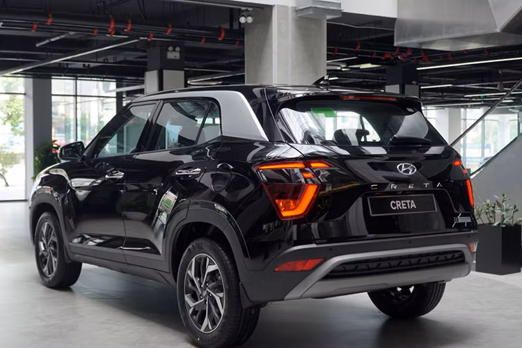 Không chỉ vậy, nhằm thu hút khách hàng trong thời điểm nhu cầu mua xe đang có dấu hiệu giảm sút, một số đại lý Hyundai còn bổ sung thêm chương trình ưu đãi riêng đối với mẫu CUV hạng B này.