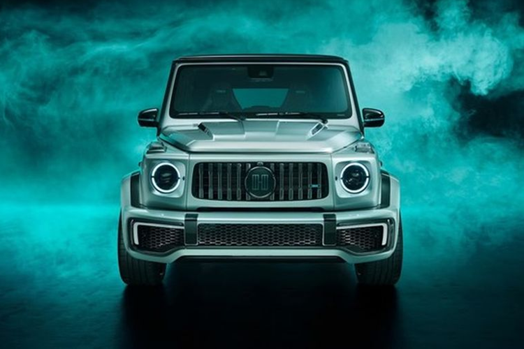 Vẫn sử dụng động cơ V8 4.0L tăng áp kép có trên mẫu xe nguyên bản, tuy nhiên chiếc Sir Class của Mercedes-AMG G63 đã được các kỹ sư của HOF đại tu lại toàn diện với các thanh truyền chắc chắn hơn, piston nhôm rèn, bộ tăng áp mới, hộp khí nhôm và phần mềm điều khiển đặc biệt.